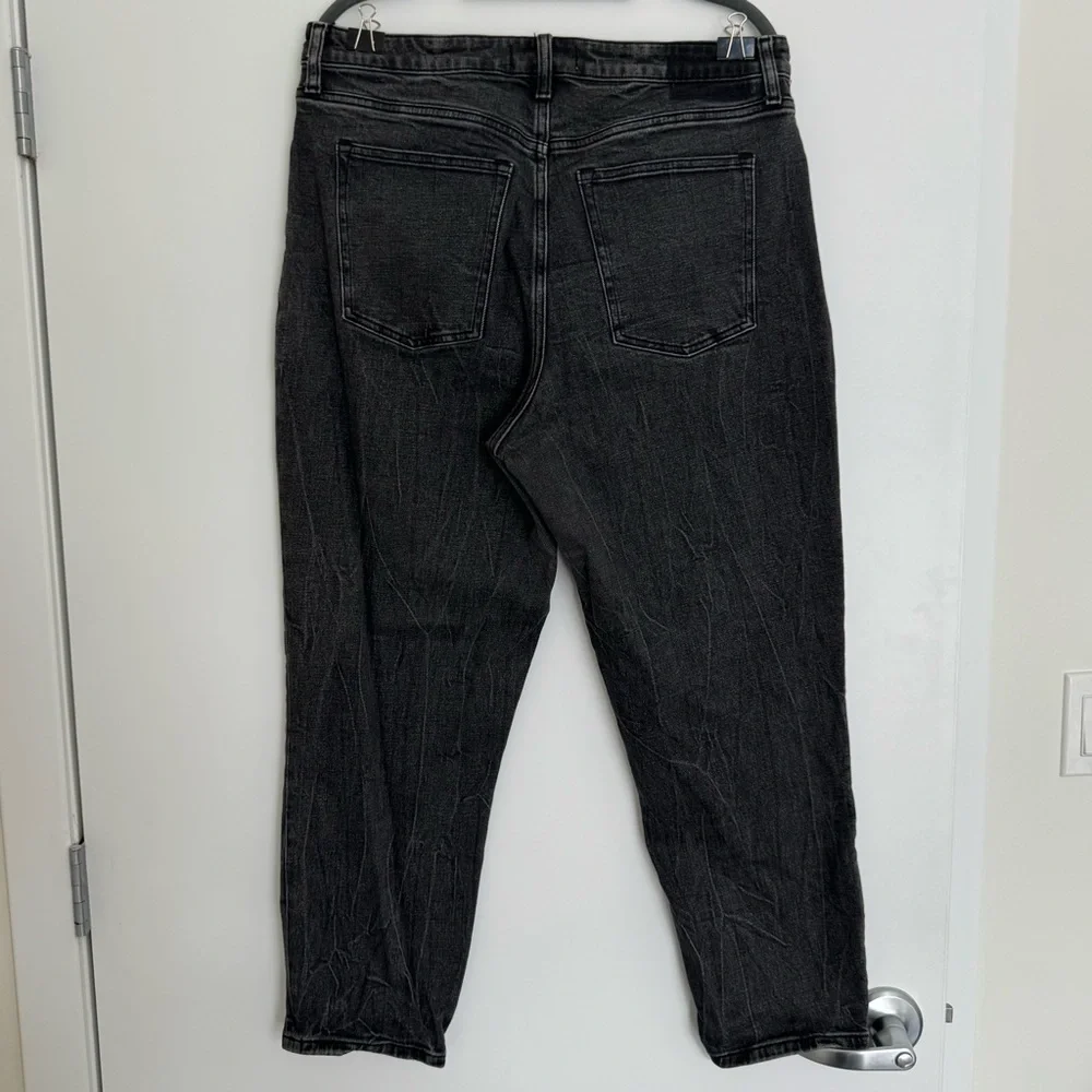 Abercrombie & Fitch Curve The Mom High Rise Jeans in a Black Faded‎ Acid Wash 14